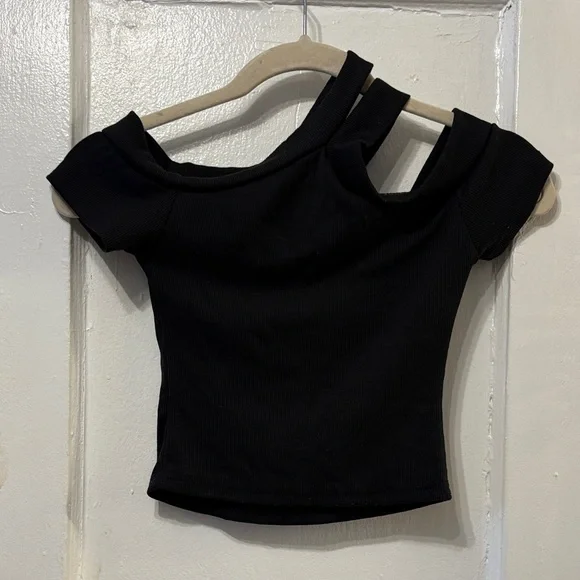 SHEIN Black Asymmetrical Kids Tee - Picture 2 of 3
